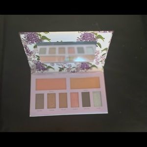 Eyeshadow and blush palette Sakura and Sage by Sarafine Botanicals